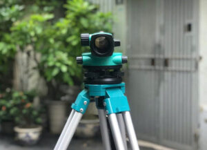 Máy thủy chuẩn là gì? Phân biệt với máy thủy bình và ứng dụng trong xây dựng Máy thủy chuẩn