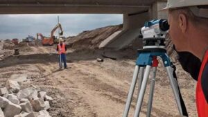 Cách đo cao độ bằng máy thủy bình đúng chuẩn: Các lỗi thường gặp và cách tránh sai số Cách đo cao độ bằng máy thủy bình