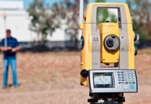 Máy toàn đạc điện tử Topcon có tốt không? Đánh giá các dòng phổ biến 2025 Khả năng làm việc ở môi trường khắc nghiệt