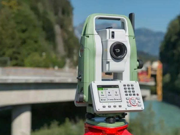 Giá máy toàn đạc Leica bao nhiêu? Bảng giá theo từng dòng máy 2026 Máy toàn đạc Leica TS07