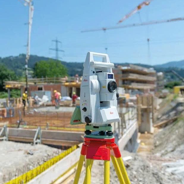Những lưu ý quan trọng khi thuê máy toàn đạc